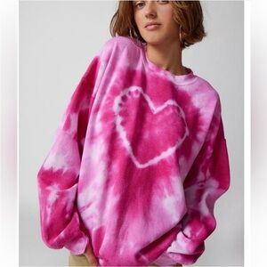 UO Pink Heart Tie Dye Oversized Crewneck | XS/S